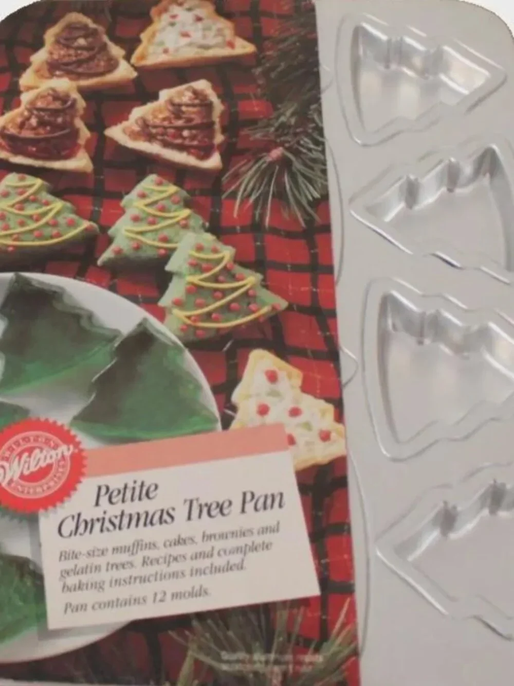 VTG 1994 Wilton Petite Christmas Tree Pan Mini Brownie Mold 12 Piece Size NIP